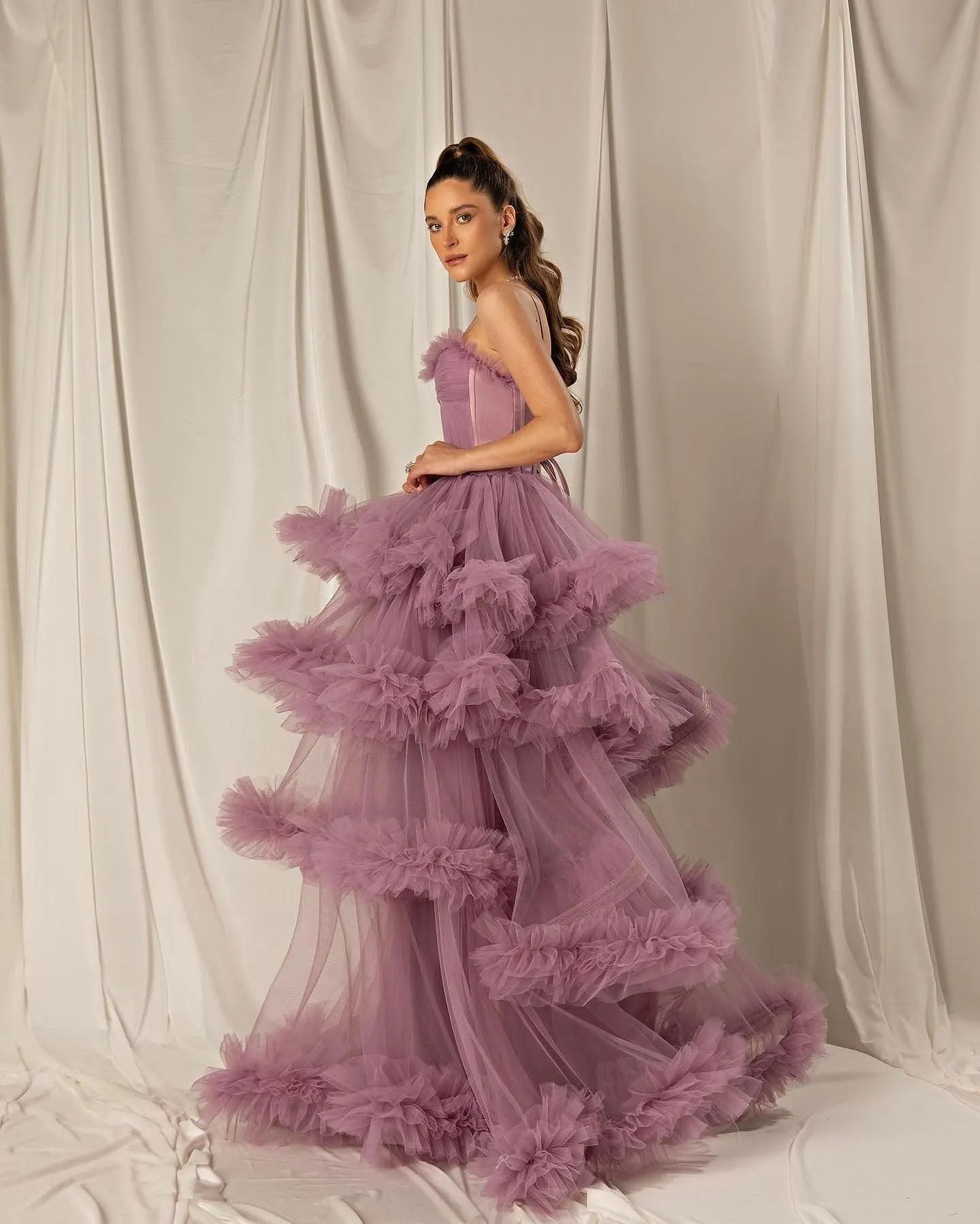 Burgundy Tulle Tiered Ruffles Evening Dresses with Gloves SF049