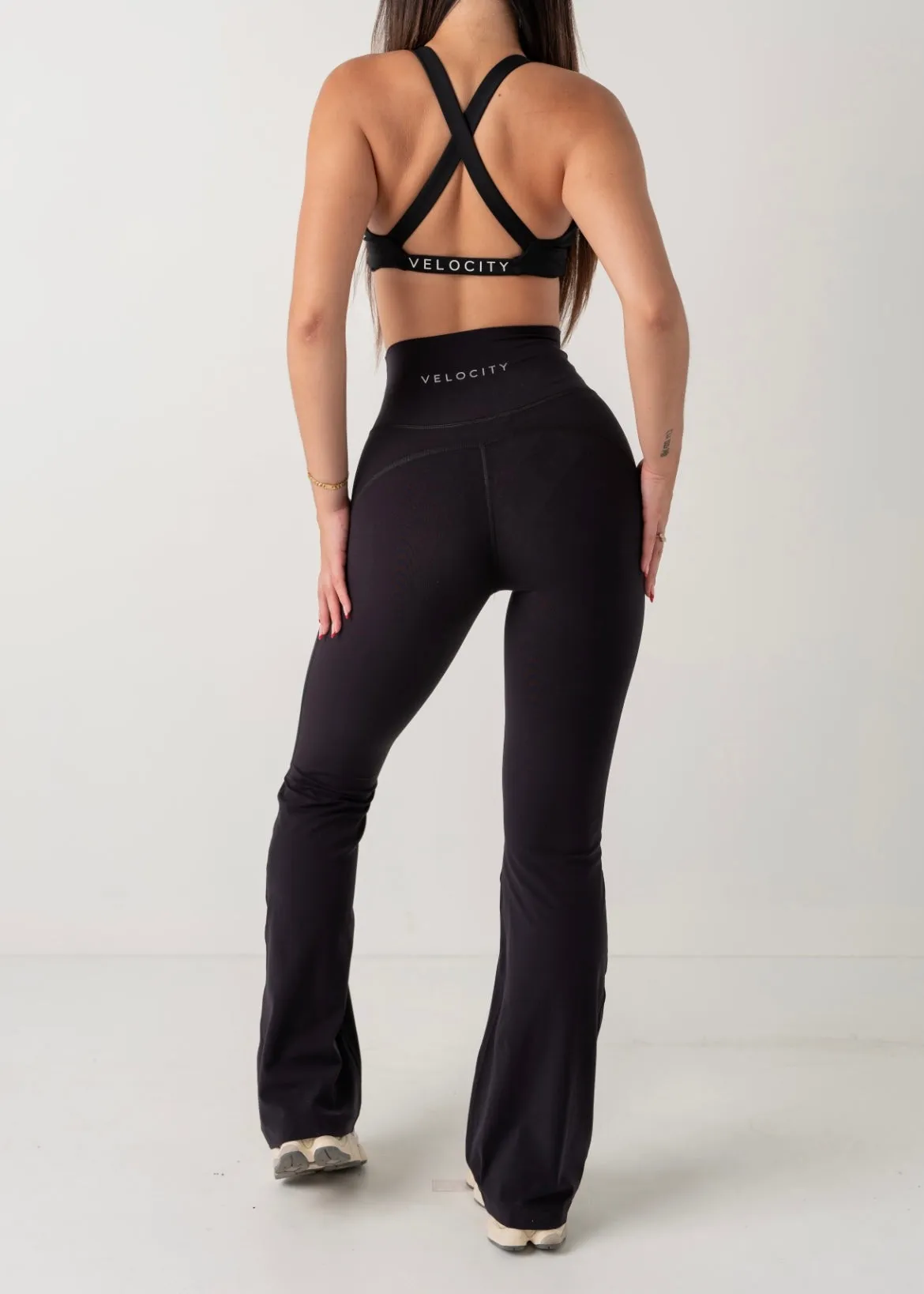 EVERYDAY FLARED LEGGINGS - BLACK