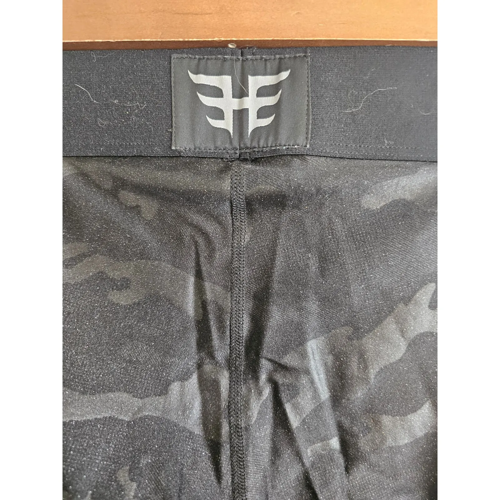 Heroine Sport Womens Sz S Athletic Leggings Camo Glitter Print