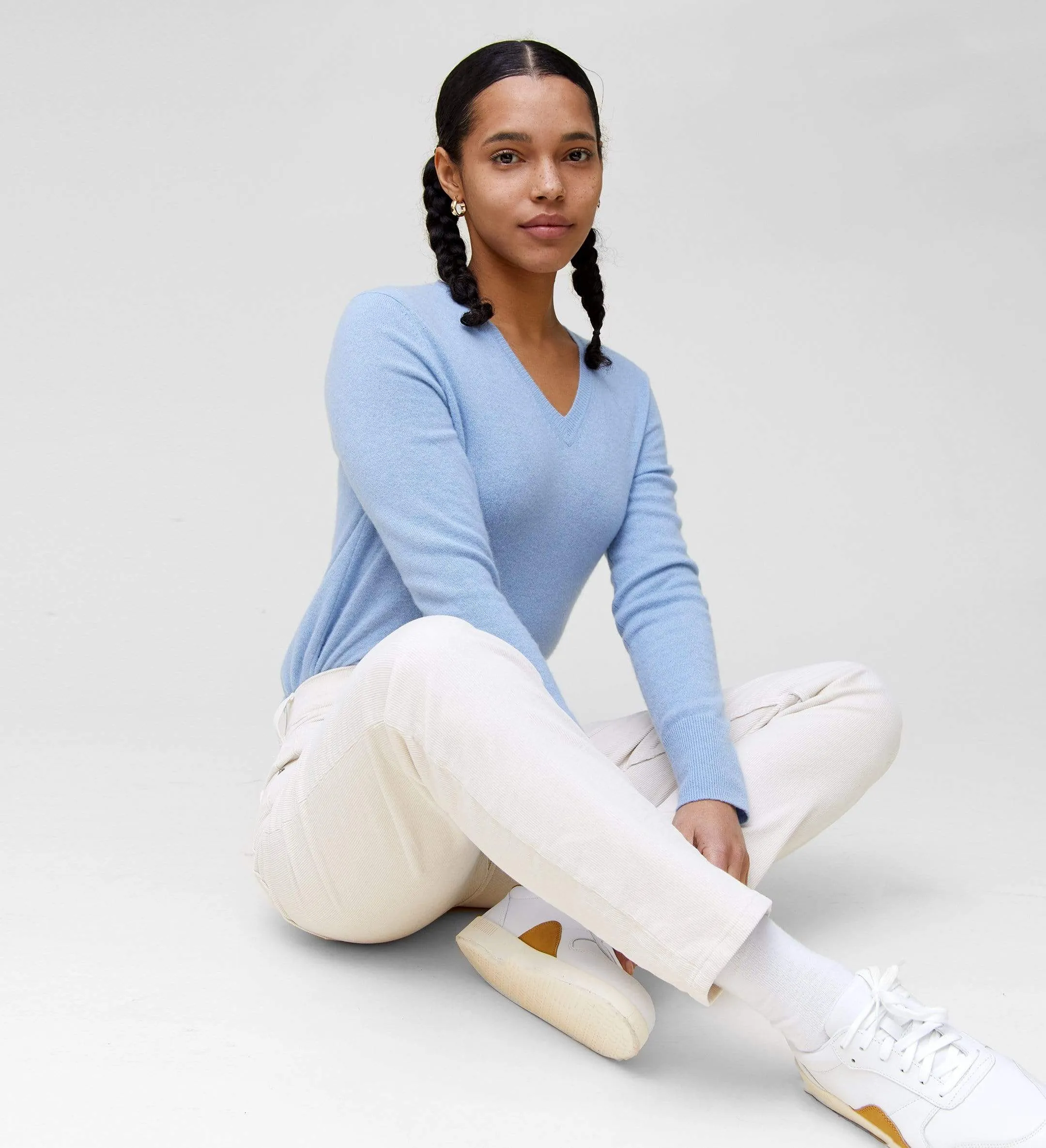 The Women's Basic V-Neck Cashmere Sweater