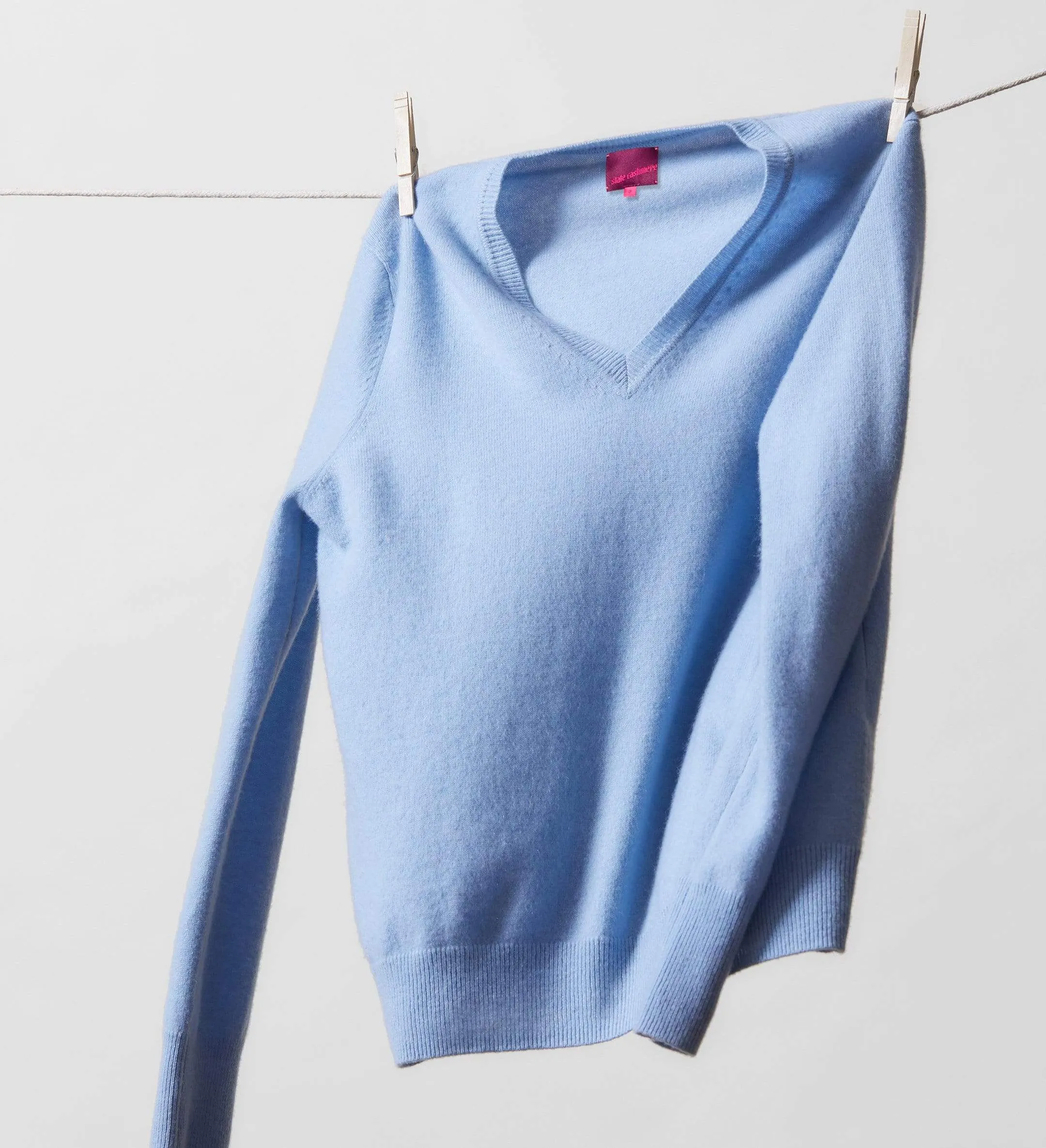 The Women's Basic V-Neck Cashmere Sweater