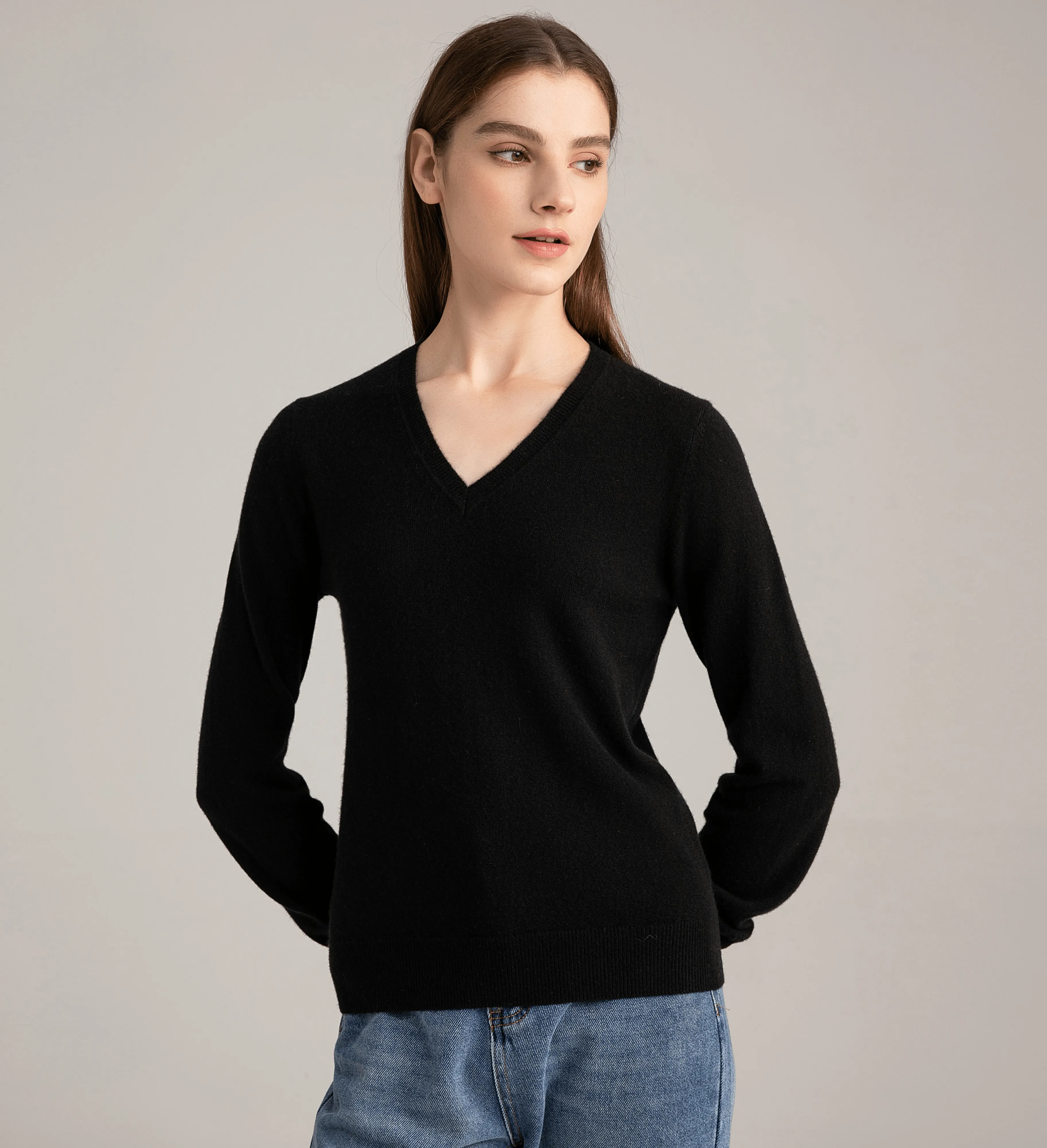 The Women's Basic V-Neck Cashmere Sweater