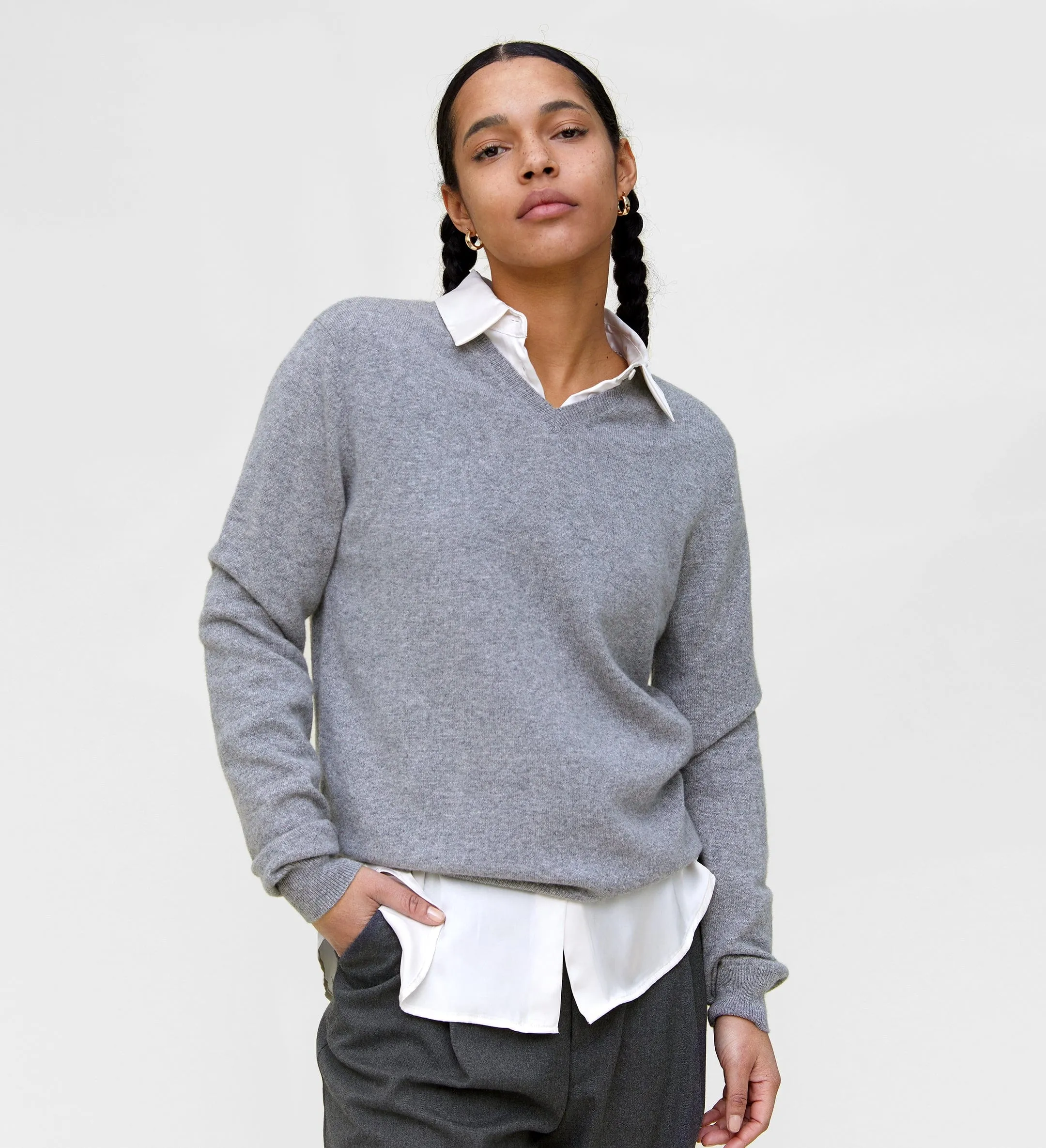 The Women's Basic V-Neck Cashmere Sweater