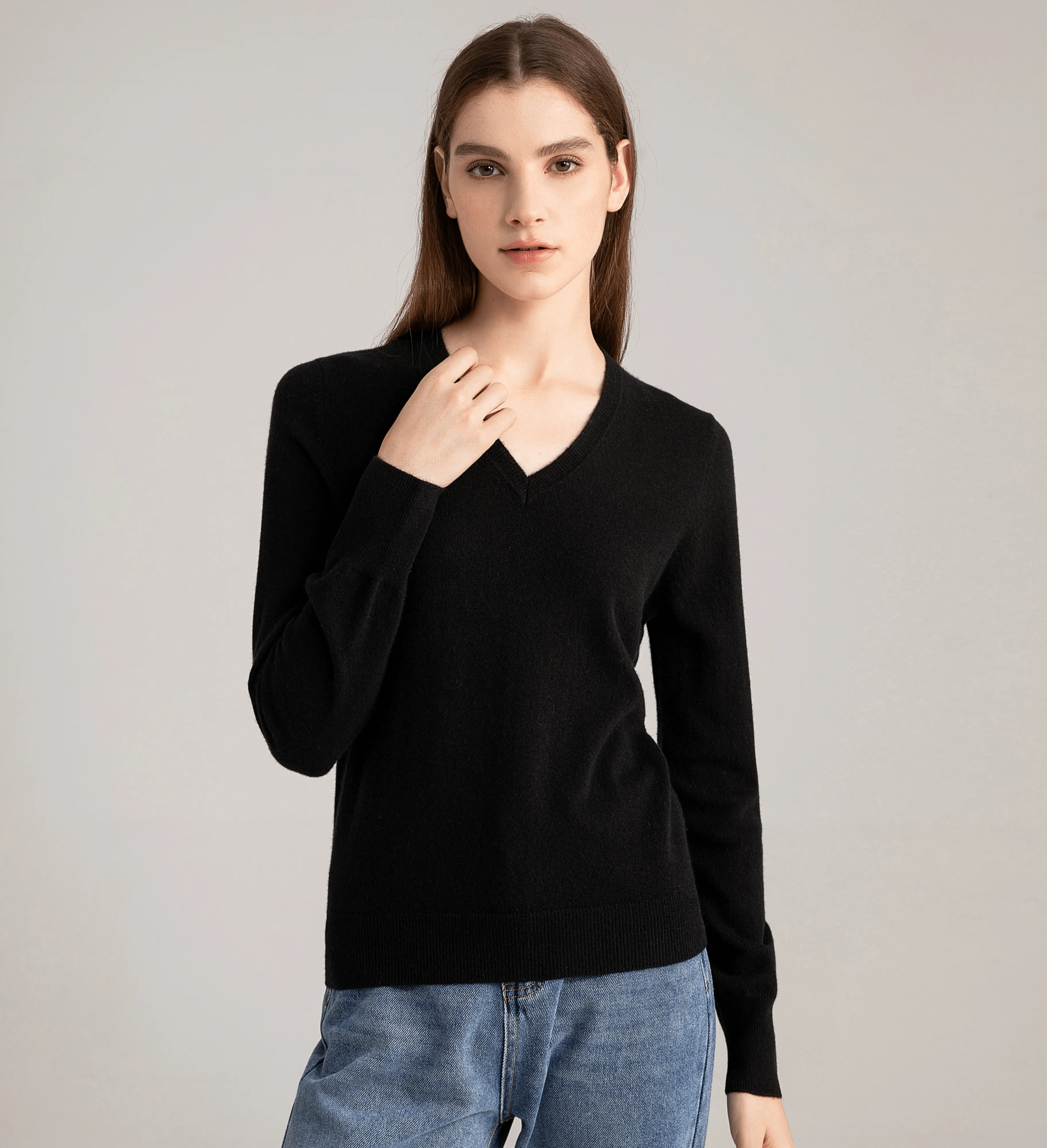 The Women's Basic V-Neck Cashmere Sweater